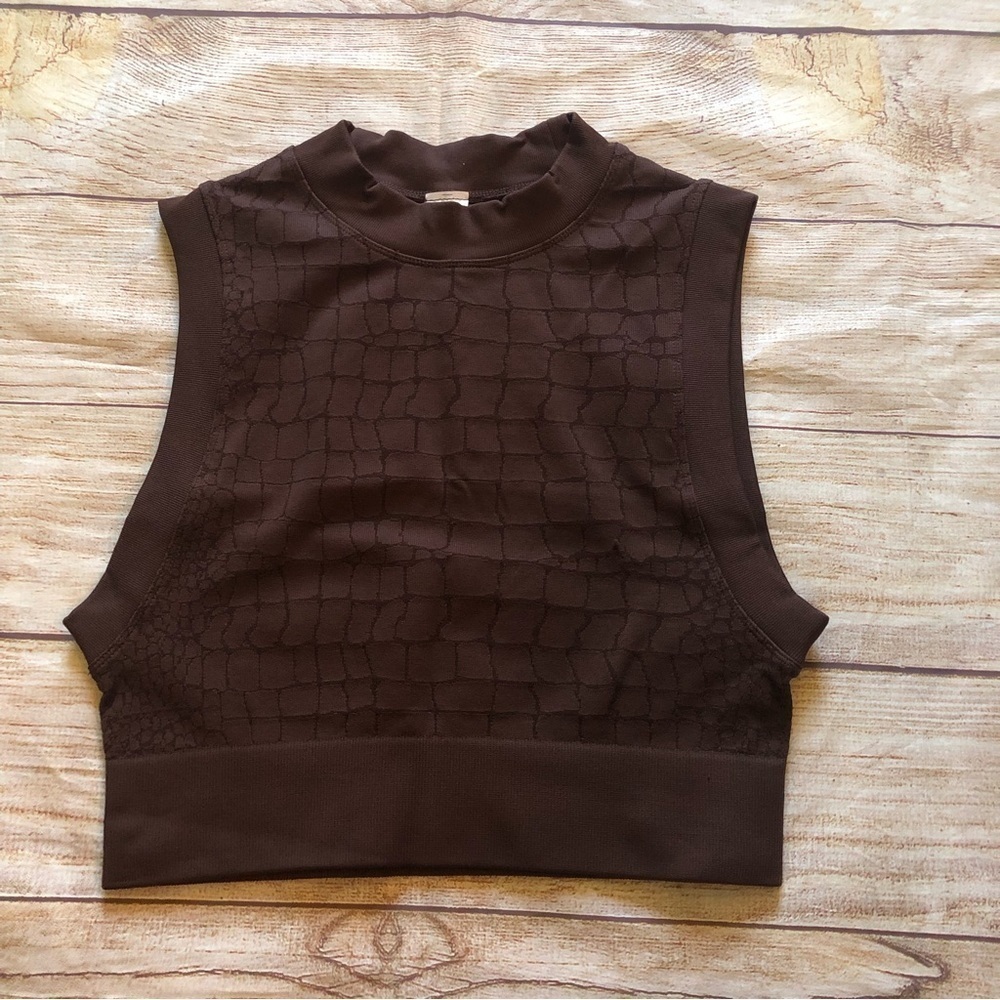 NWT‎ Fabletics Verona  Seamless Crop Top